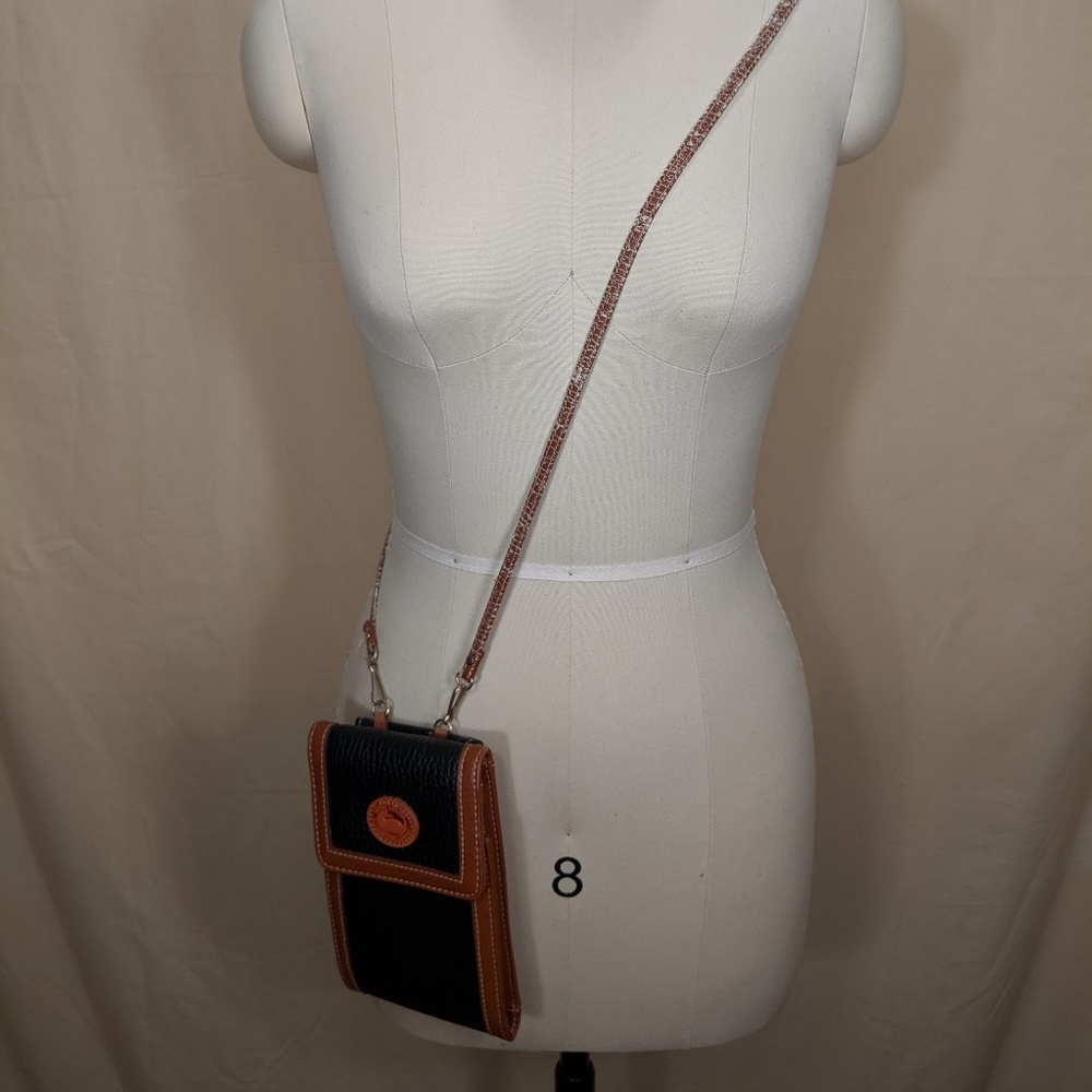 Vintage Dooney & Bourke Single Strap Wallet/Purse